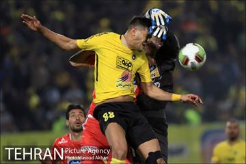 دیدار تیم‌های فوتبال پرسپولیس - سپاهان 17