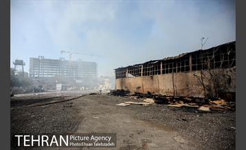 آتش سوزی انبار کالا در خیابان فداییان اسلام 24