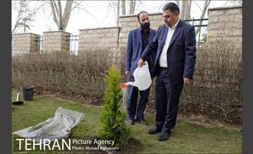 آیین درختکاری در بوستان گفتگو 24