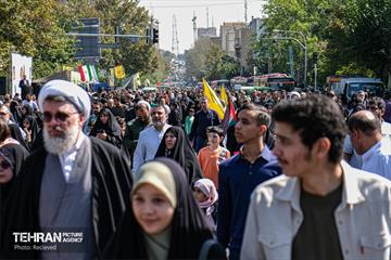 در حاشیه نماز جمعه تهران به امامت رهبر انقلاب 18