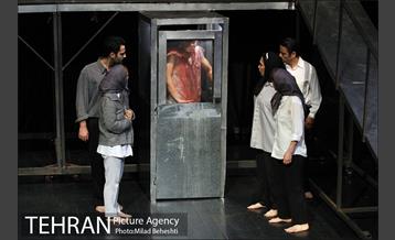 نمایش مستاجر‎ 25