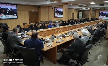 دیدار شهردار تهران با جمعی از زندانیان انقلابی سال ۵۷ 15