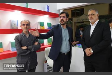 بازدید شهردار تهران از سی‌وپنجمین نمایشگاه بین‌المللی کتاب تهران 8