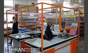 اجرای طرح فاصله گذاری اجتماعی در میدان میوه و تره بار صادقیه 33