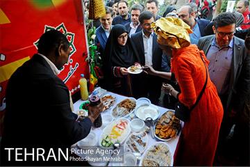 جشنواره فرهنگ ملل، غذا و صنایع دستی در منطقه 10 12