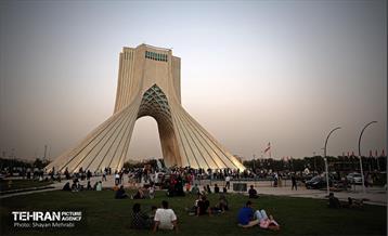 اجرای ارکستر سمفونیک تهران در میدان آزادی 1