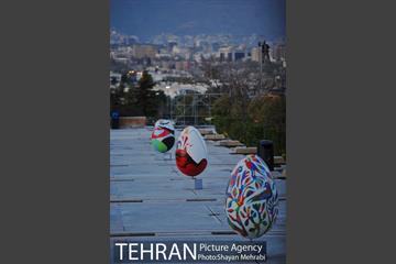 برج میلاد میزبان لاله های بهاری و تخم مرغ های رنگی 33