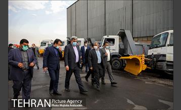 بازدید شهردار تهران از تجهیزات سازمان پسماند صالح آباد 11