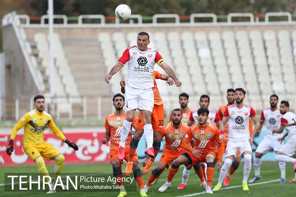 دیدار تیم های فوتبال سایپا و پرسپولیس 27