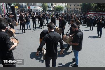 عزاداری ظهر عاشورا در میدان شهید طهرانی مقدم