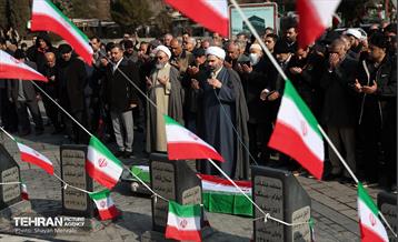 مراسم تشییع مرحوم محمدهادی چمران برادر مهدی چمران 29