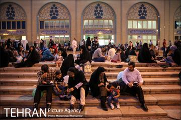 افطاری ساده در حاشیه نمایشگاه قرآن 21