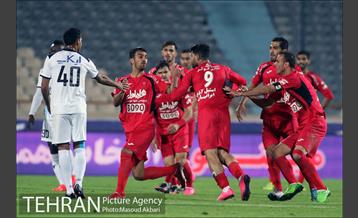 دیدار تیم های فوتبال پرسپولیس و پیکان