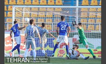 دیدار تیم های گلگهر سیرجان و استقلال تهران 12