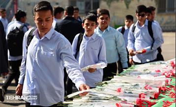 آیین آغاز سال تحصیلی جدید در دبیرستان ماندگار شهید مدرس 4