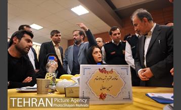 تجلیل از خانواده شهدای آتش‌نشان حادثه پلاسکو با حضور شهردار تهران 6