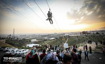استقبال مسافران نوروزی از برج میلاد تهران  32