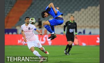 دیدار تیم‌های فوتبال استقلال تهران - نساجی مازندران 3