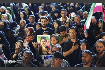 آیین بدرقه زائر اولی‌ها به‌ سوی عتبات عالیات در میدان انقلاب 18