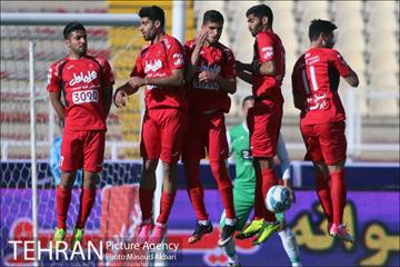 دیدار تیم های فوتبال ماشین سازی و پرسپولیس