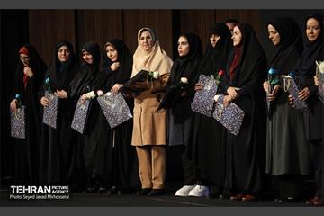 آیین گرامیداشت مقام شامخ معلم و تجلیل از معلمان نمونه منطقه ۱۷  15