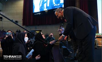 همایش تقدیر از ایثارگران سلامت