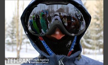 نخستین دوره مسابقات بین‌المللی «والیبال برفی» در پیست دیزین