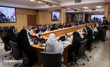 نشست خبری ویژه برنامه‌های گرامیداشت هفته زن و روز مادر 17