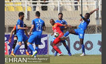 دیدار تیم‌های فولاد خوزستان و استقلال تهران 11