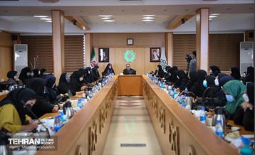 نشست شهردار با بانوان مدیر در شهرداری تهران 3