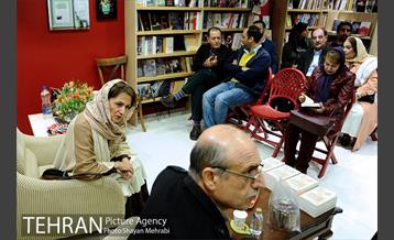 رونمایی و جشن امضا رمان سفر زیارتی قرن بیست و یکم هارولد فرای 5