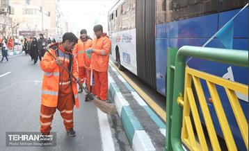 خدمات شهرداری تهران در پایان راهپیمایی ۲۲ بهمن - ۲ 7