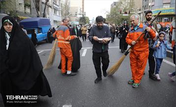 نماز عید سعید فطر در مصلای تهران 12