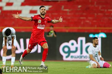دیدار تیم های فوتبال پرسپولیس و تراکتور تبریز 17