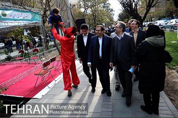 بازدید نماینده مجلس و استاندار تهران از نورزگاه بلوار کشاورز 10