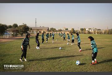 آکادمی فوتبال بانوان 2