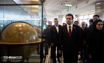 بازدید شهردار دوشنبه از برج میلاد 1