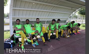 اولین تمرین تیم فوتبال نفت تهران با حضور علی کریمی