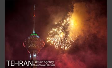 نور افشانی برج میلاد به مناسبت 22 بهمن 6