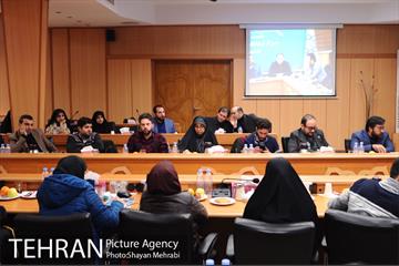 نشست صمیمانه رئیس مرکز ارتباطات شهرداری تهران با اصحاب رسانه 23