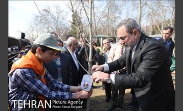 آیین درختکاری با حضور دکتر بطحایی وزیر محترم آموزش و پرورش 2