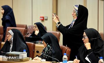نشست خبری بین‌المللی آنلاین بررسی تاثیر حمله آمریکایی-صیهونیستی بر زنان، کودکان و خانواده‌های ایران 20