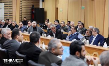 نشست هم‌اندیشی هیئت رئیسه اتاق اصناف تهران، روسای اتحادیه‌های صنفی تهران و هیئت امناء بازار تهران با شهردار تهران 38