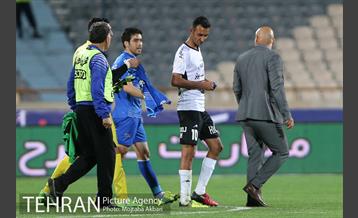 دیدار تیم های فوتبال استقلال و صبای قم