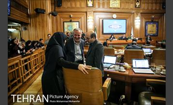 ارائه برنامه عباس آخوندی کاندید پست شهردار 21