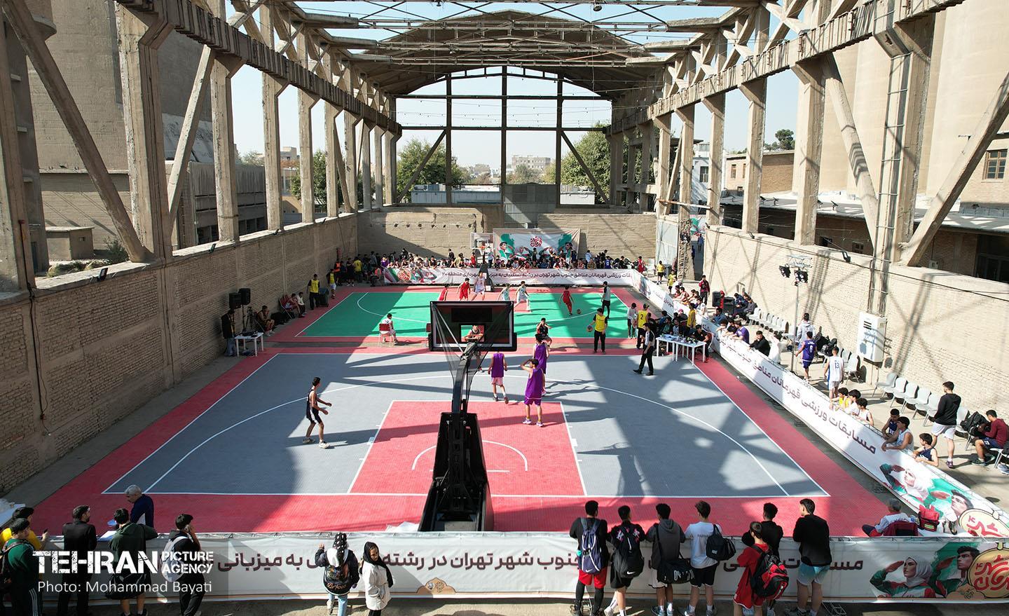 آیین اختتامیه مسابقات ورزشی قهرمانان مناطق پهنه جنوب شهر تهران در منطقه 20 30