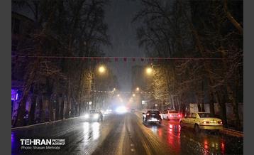 بارش برف زمستانی در معابر شمالی پایتخت - 1 3