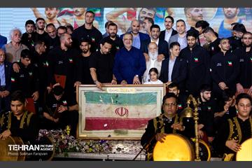 مراسم تجلیل از کشتی‌گیران قهرمان جهان (جشنی برای ایران) 99