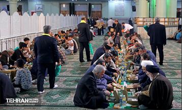 ضیافت افطاری در حرم عبدالعظیم حسنی(ع) 19