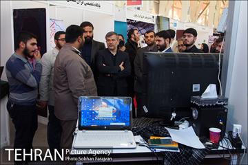 بازدید مهندس عبدالهی از نمایشگاه رسانه های دیجیتال انقلاب اسلامی  5